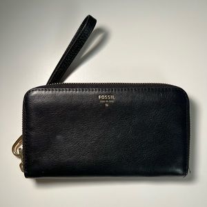 Fossil Clutch